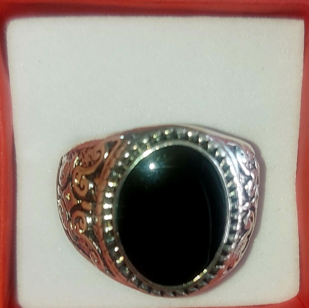 Silver Ornate Ring with Black Stone - Picture 7 of 11